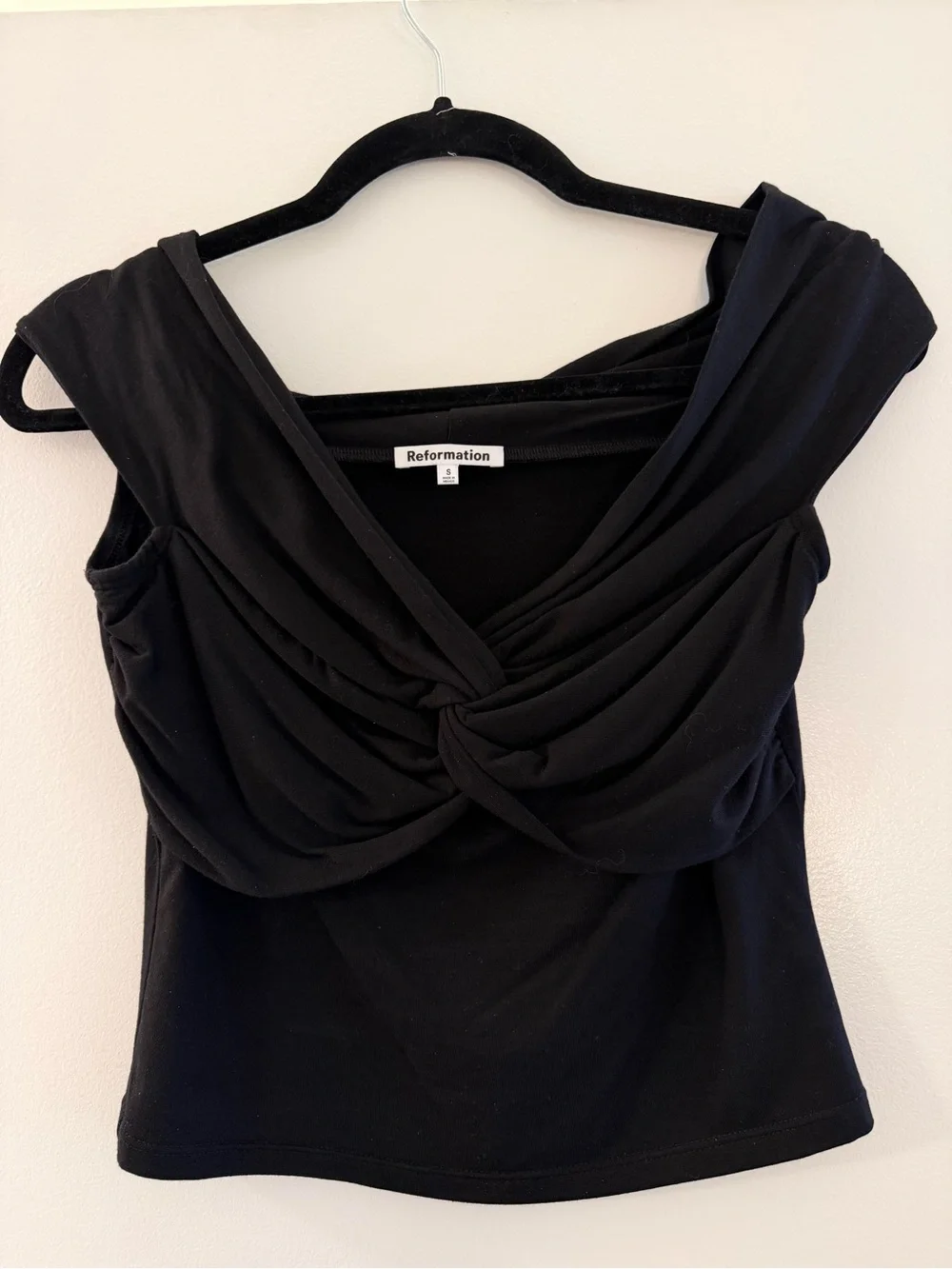 Reformation Black Off-Shoulder Twist Crop Top - Picture 3 of 3